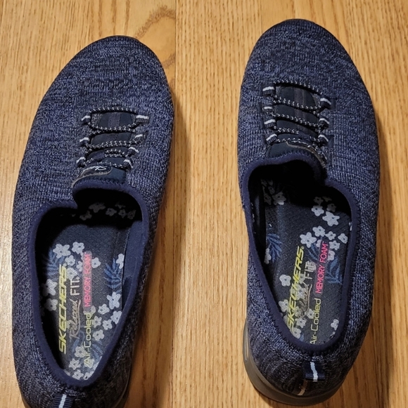 Sketchers Women's Shoes Size: 8.5 - Picture 3 of 9